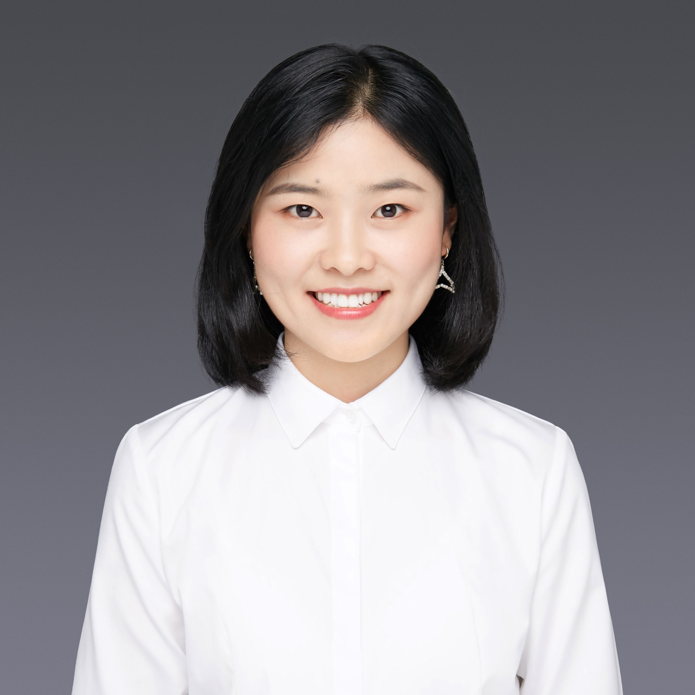 张洪英