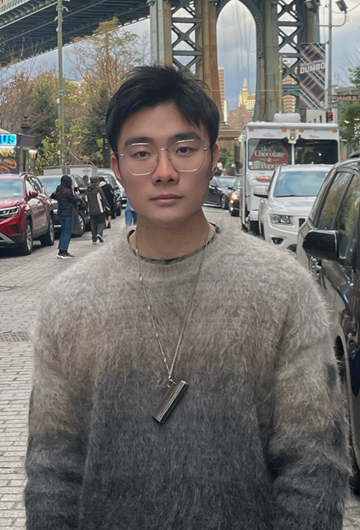 杨昊钒